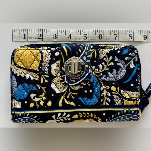 Vera Bradley Turn Lock Zip Around Bi-Fold Wallet - Picture 1 of 4